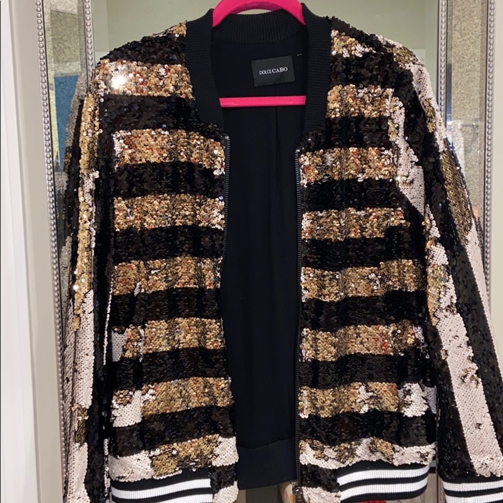 💛🖤Black & Gold sequin Jacket 💛🖤MARDI Gras